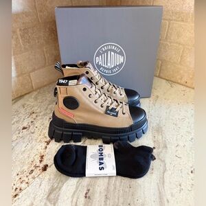 Palladium Women’s Olive Boots. Size 6